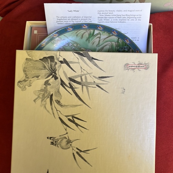 Bradford exchange vintage Lady in White plate. - Picture 3 of 3